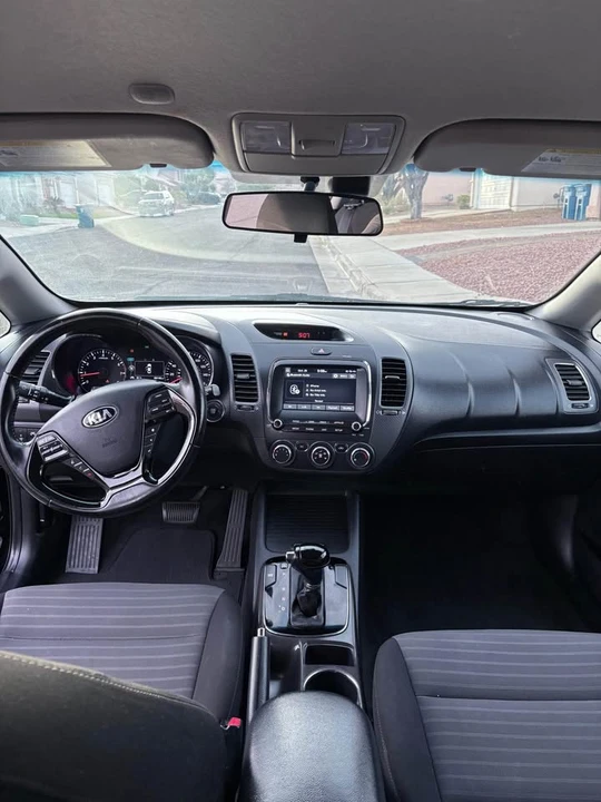 2017 Kia Forte - Image 12 of 13
