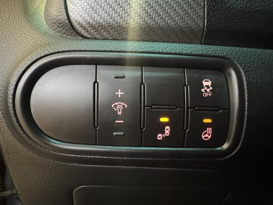 2017 Kia Forte - Image 17 of 20