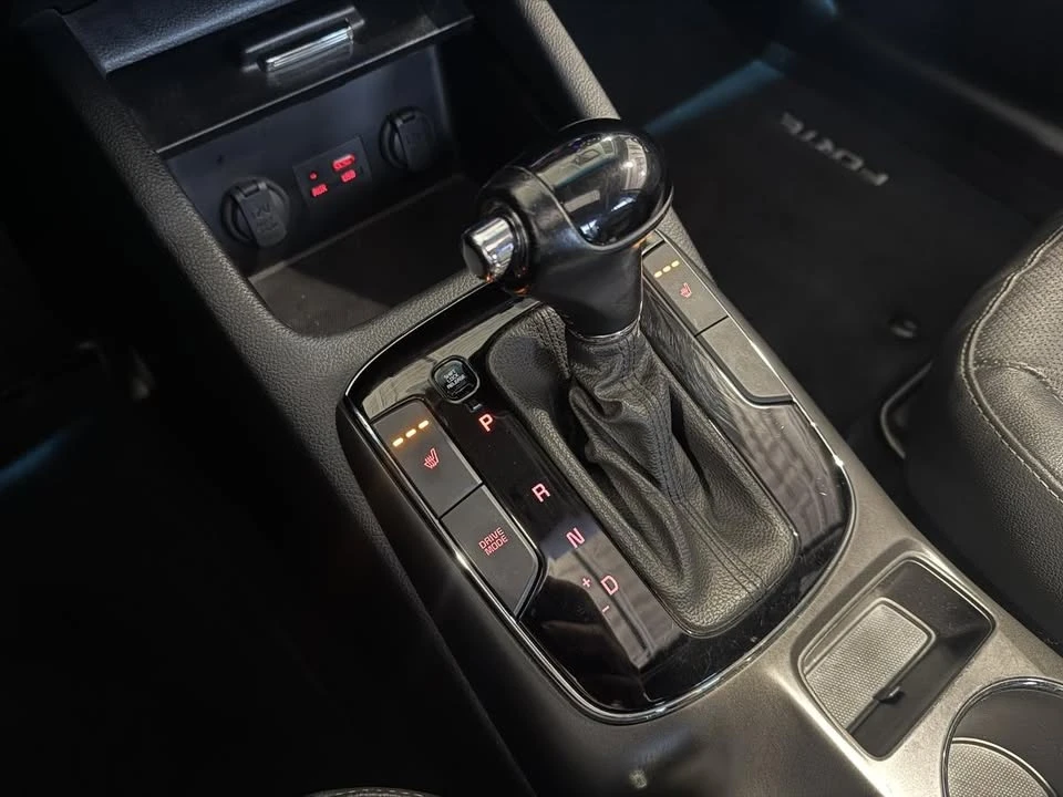 2017 Kia Forte - Image 16 of 20