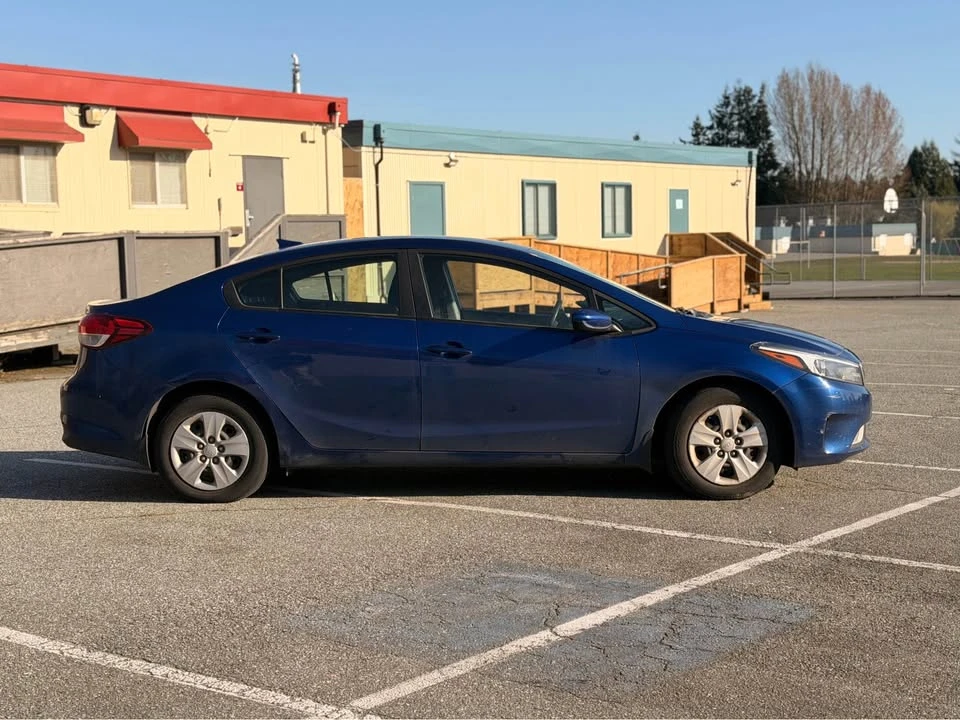 2017 Kia Forte - Image 2 of 10
