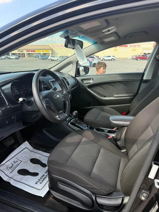 2017 Kia Forte - Image 11 of 13