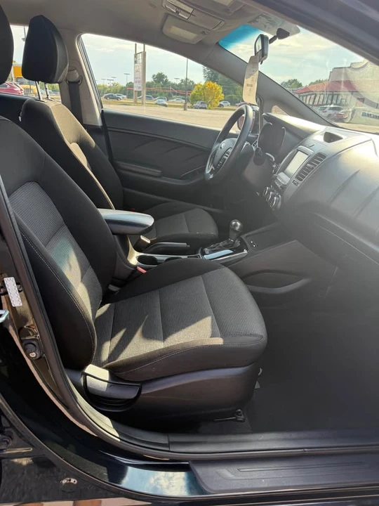 2017 Kia Forte - Image 7 of 13