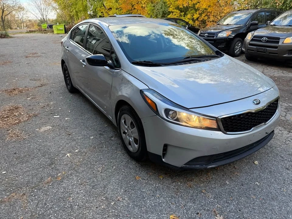 2017 Kia Forte - Image 7 of 11