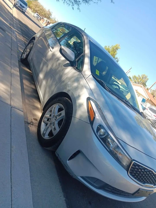 2017 Kia Forte - Image 2 of 6