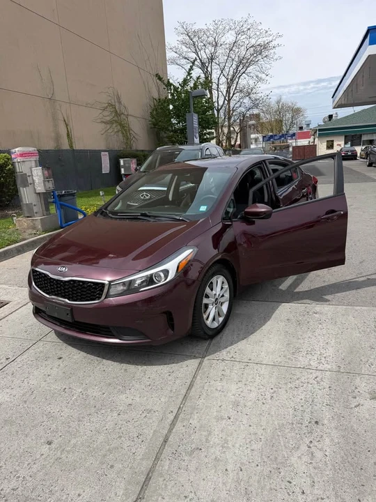 2017 Kia Forte - Image 2 of 8