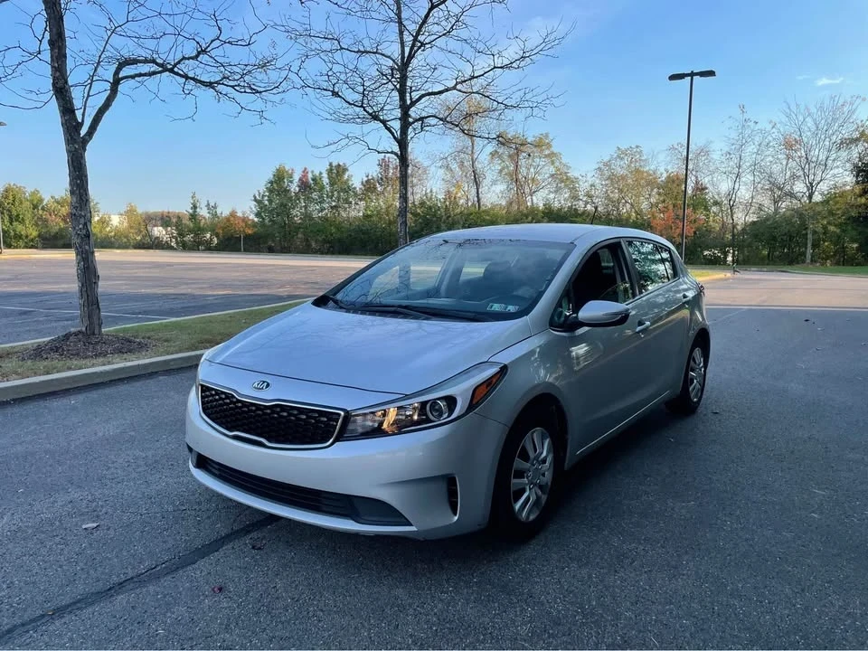 2017 Kia Forte - Image 2 of 17