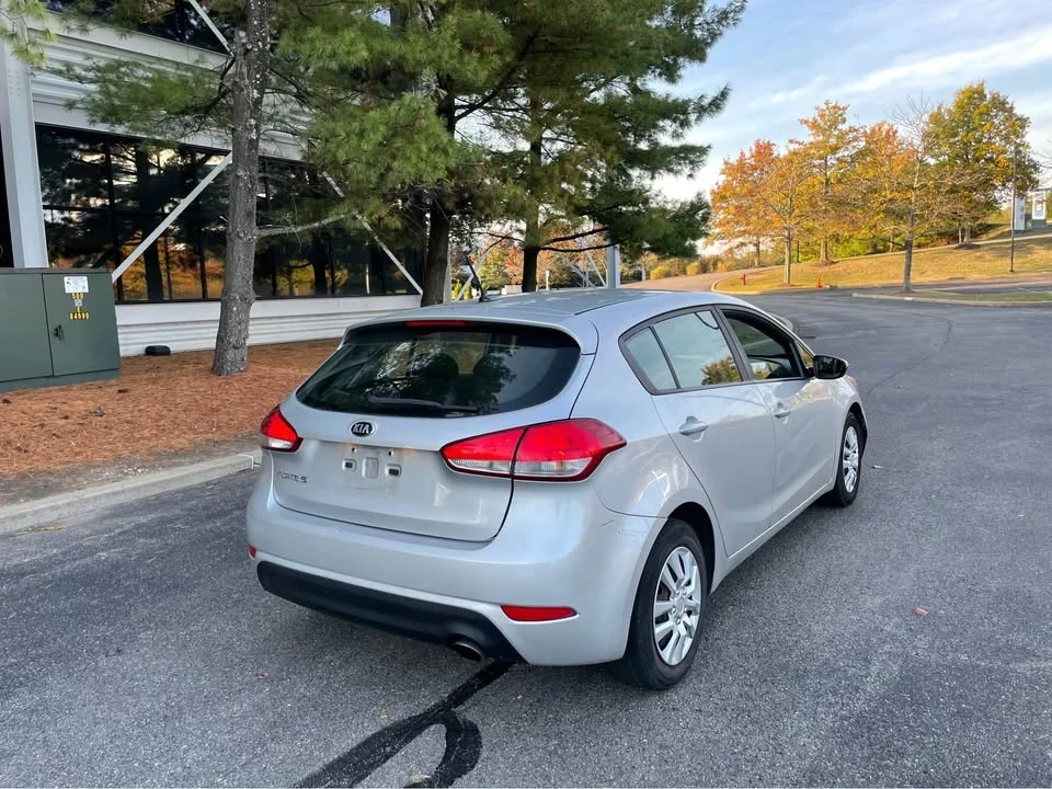 2017 Kia Forte - Image 6 of 17