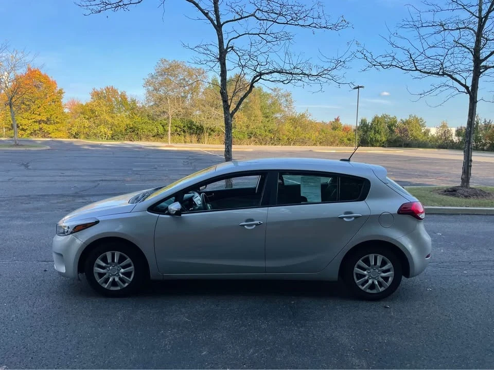2017 Kia Forte - Image 3 of 17