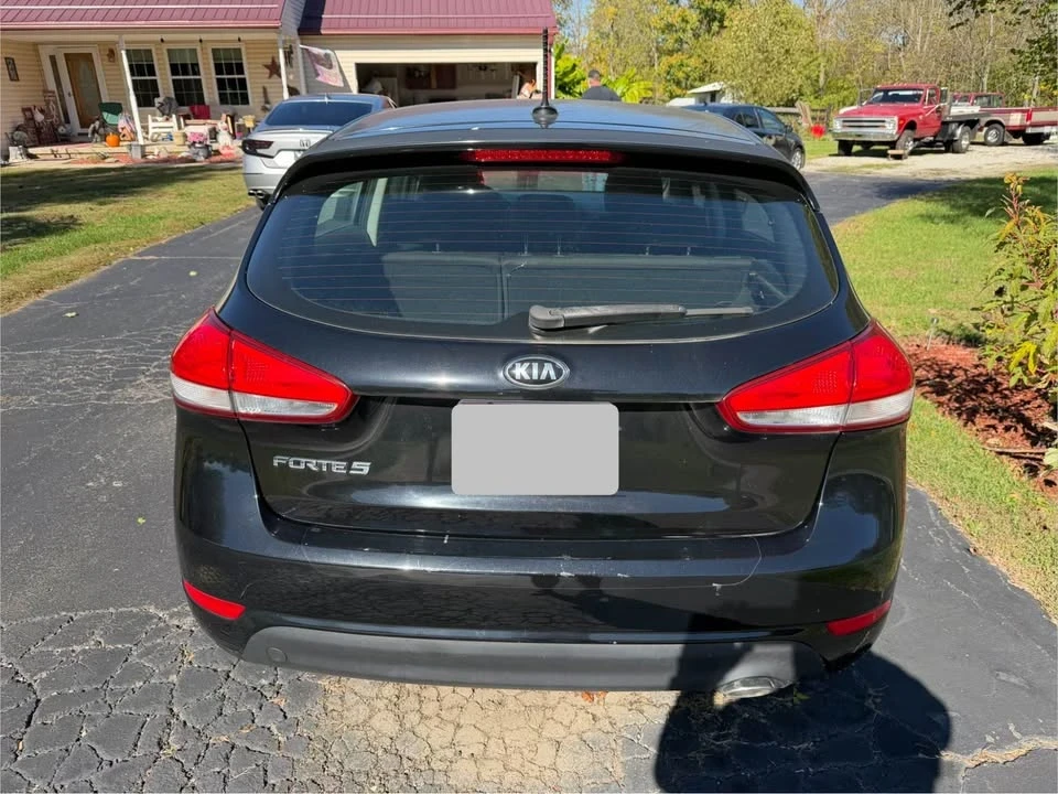 2017 Kia Forte - Image 4 of 7
