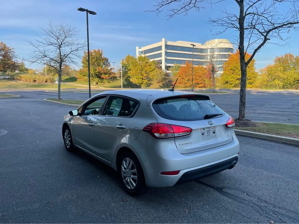 2017 Kia Forte - Image 4 of 14