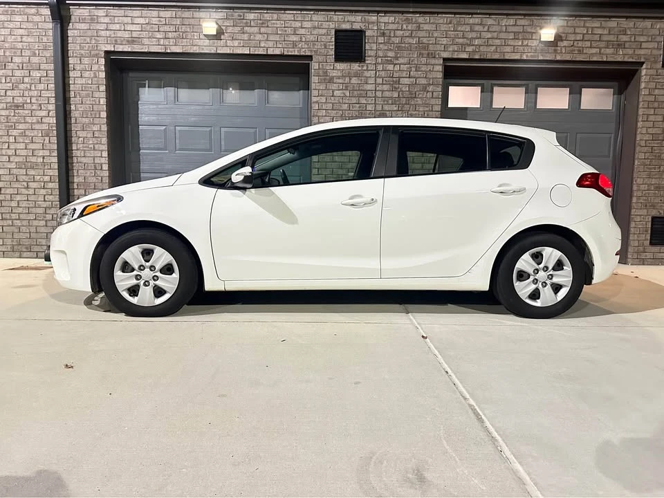 2017 Kia Forte - Image 3 of 12