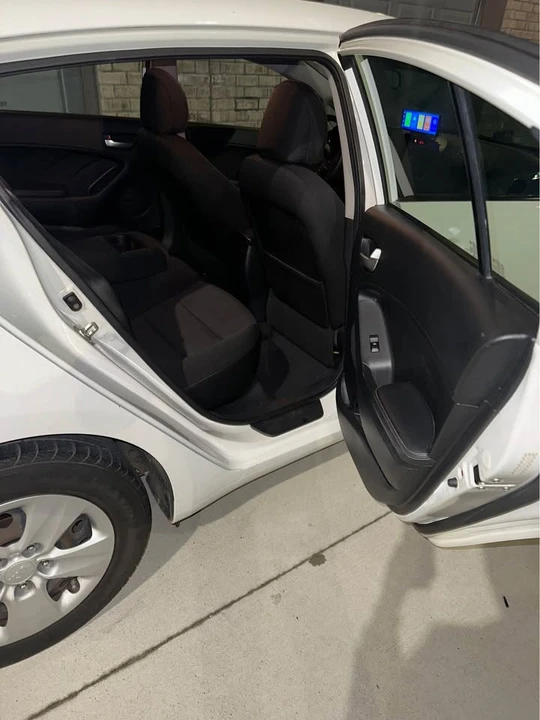 2017 Kia Forte - Image 11 of 12