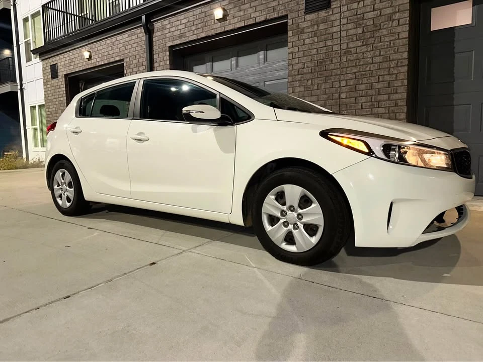 2017 Kia Forte - Image 2 of 12