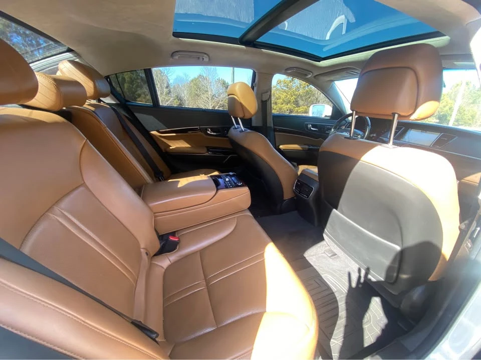 2017 Kia K900 - Image 15 of 17