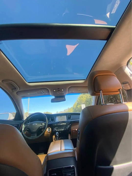 2017 Kia K900 - Image 16 of 17