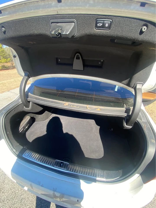 2017 Kia K900 - Image 17 of 17