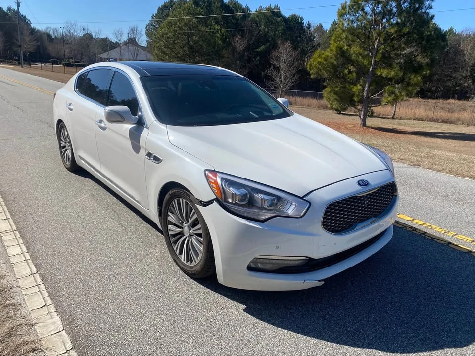 2017 Kia K900 - Image 8 of 17