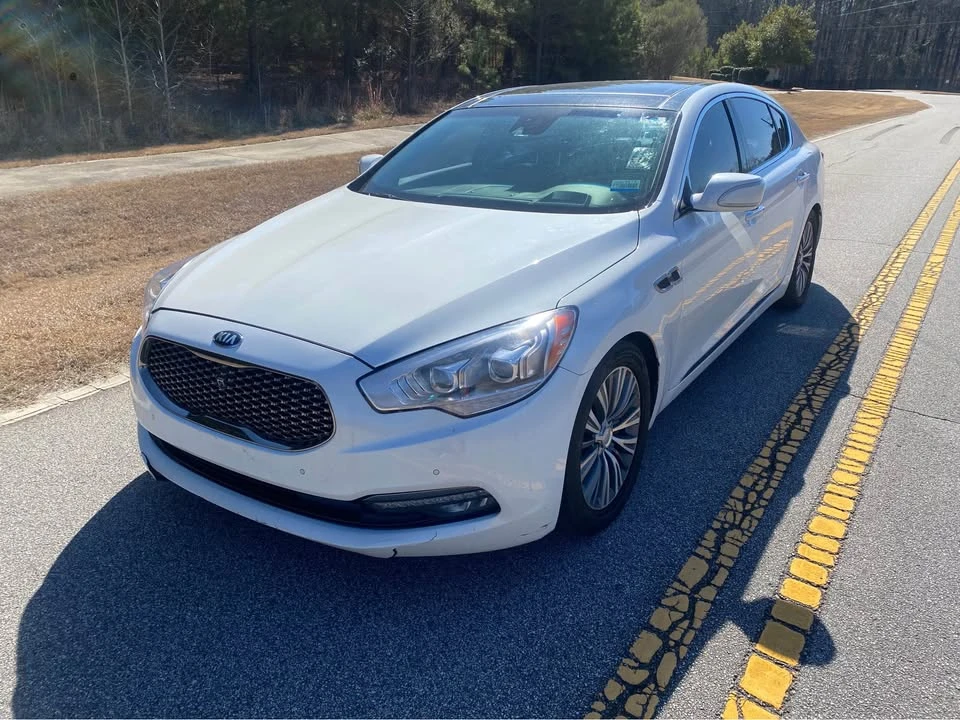 2017 Kia K900 - Image 2 of 17