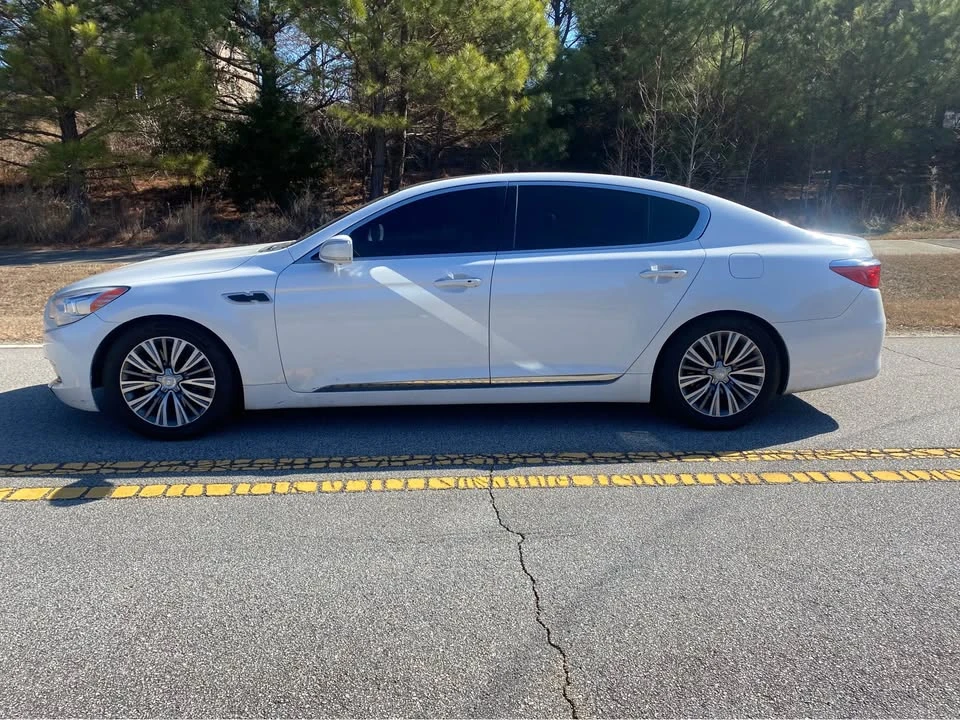 2017 Kia K900 - Image 3 of 17