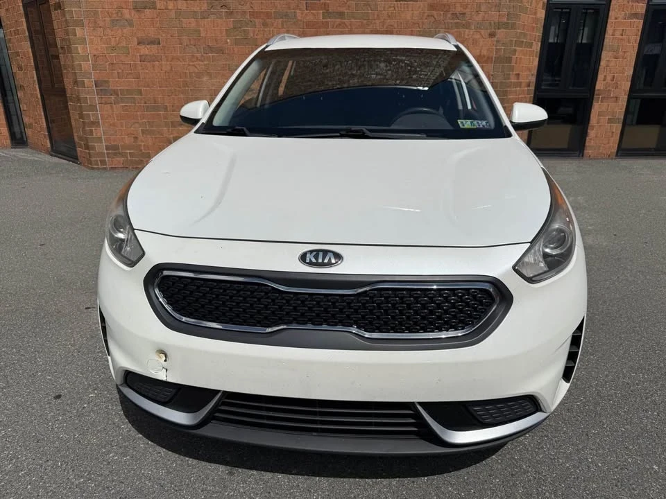2017 Kia Niro - Image 2 of 18