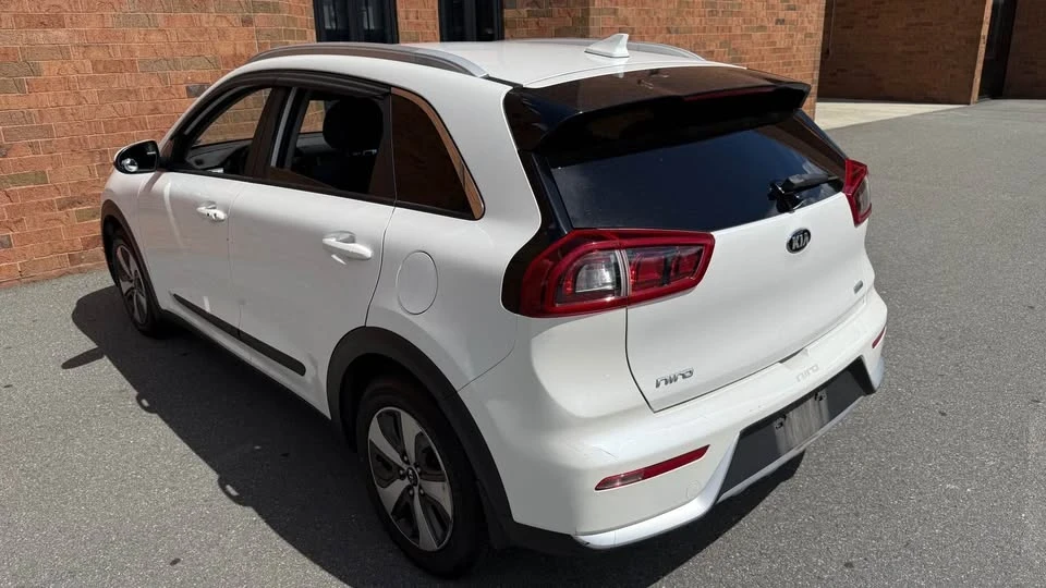 2017 Kia Niro - Image 13 of 18