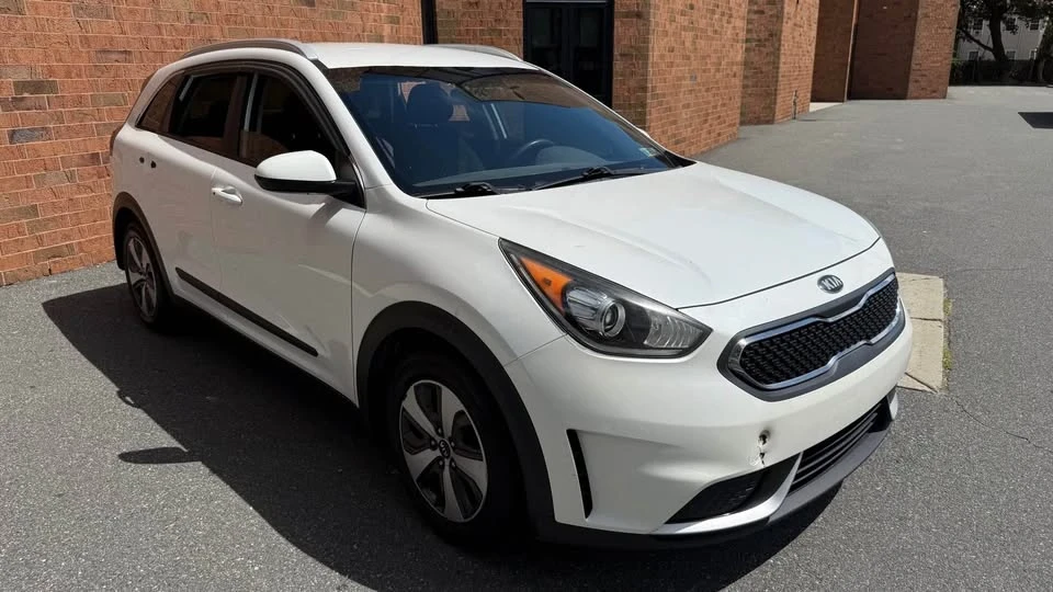 2017 Kia Niro - Image 15 of 18