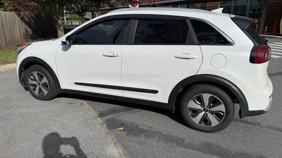 2017 Kia Niro - Image 13 of 18
