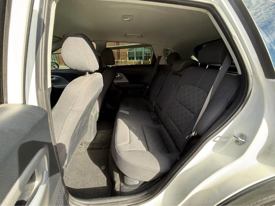 2017 Kia Niro - Image 11 of 18