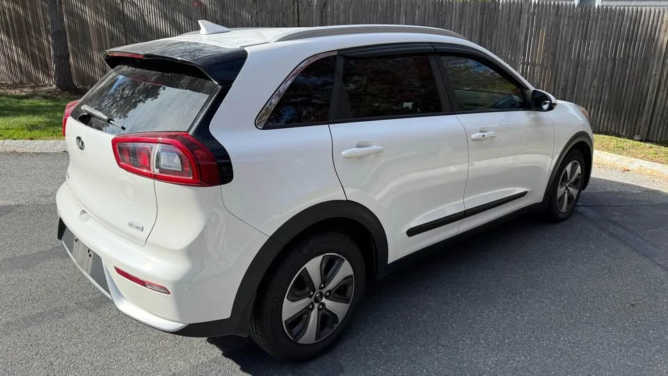2017 Kia Niro - Image 17 of 18