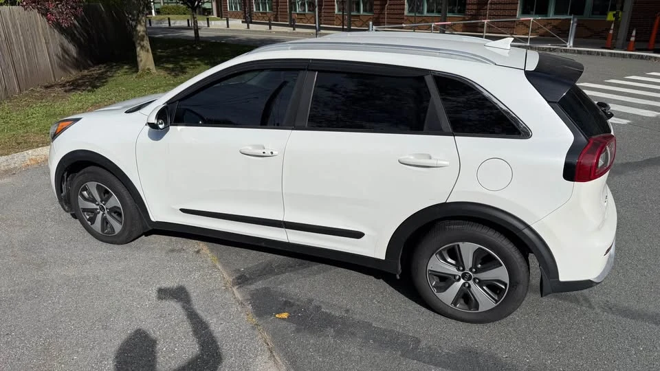 2017 Kia Niro - Image 13 of 18
