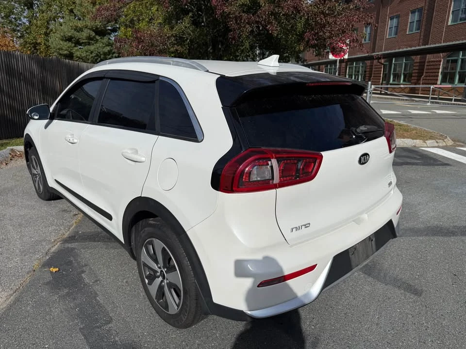 2017 Kia Niro - Image 18 of 18