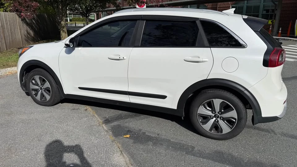 2017 Kia Niro - Image 12 of 18