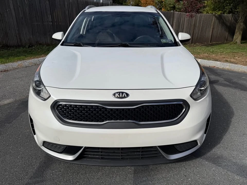 2017 Kia Niro - Image 2 of 18