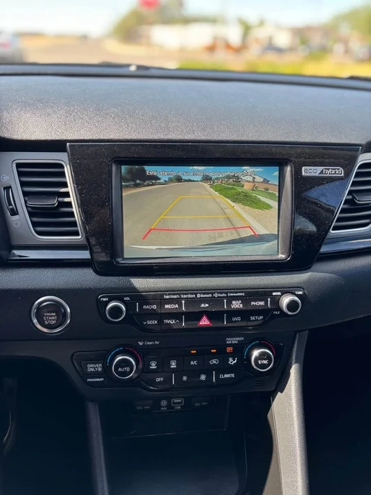 2017 Kia Niro - Image 9 of 10