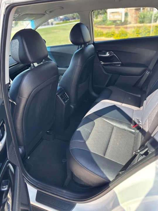 2017 Kia Niro - Image 3 of 10