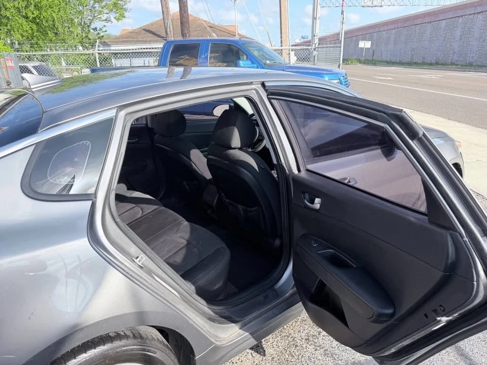 2017 Kia Optima/K5 - Image 13 of 16