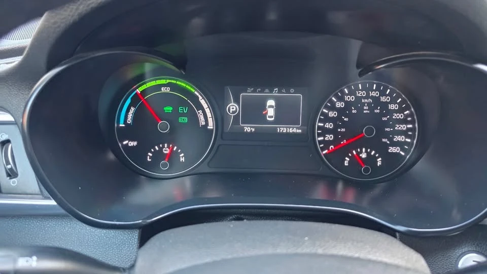 2017 Kia Optima/K5 - Image 9 of 16