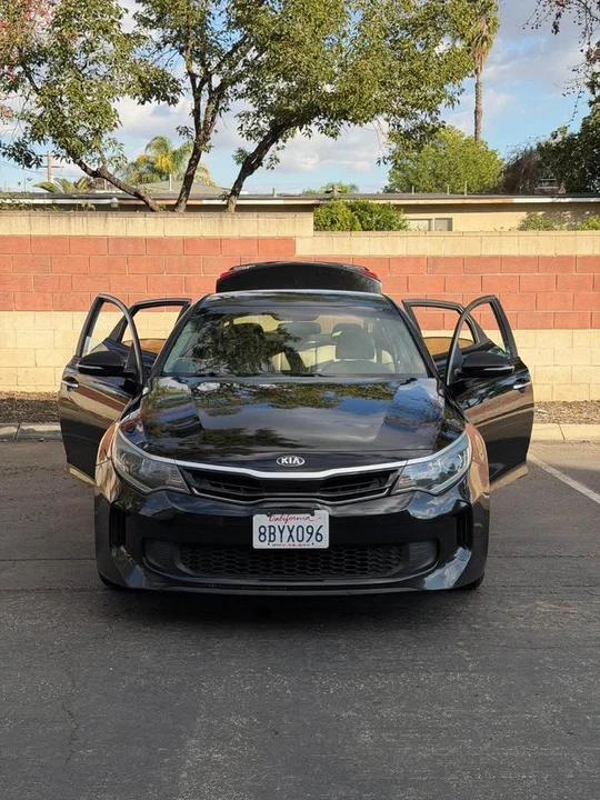 2017 Kia Optima/K5 - Image 2 of 19