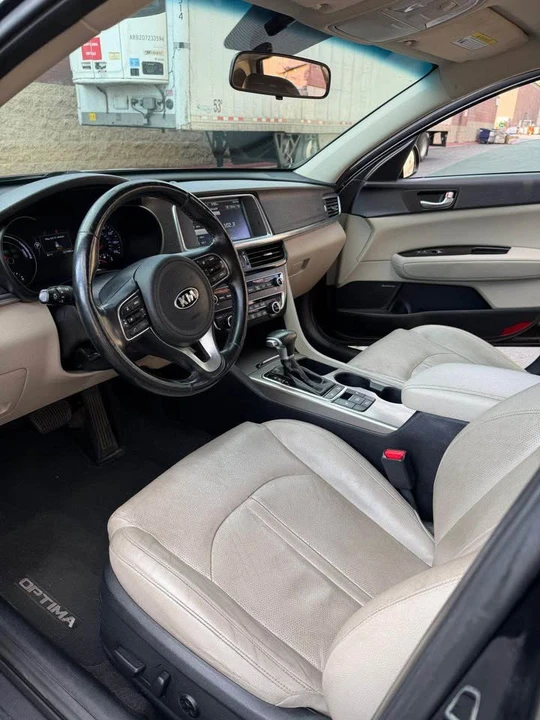 2017 Kia Optima/K5 - Image 17 of 19