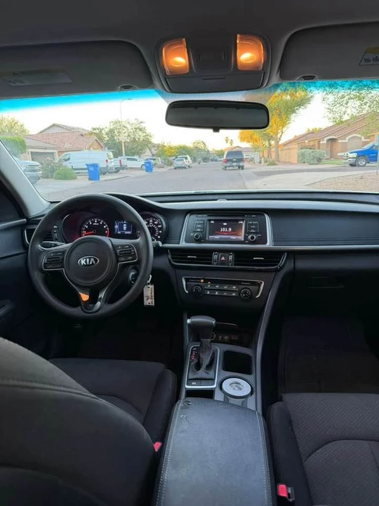 2017 Kia Optima/K5 - Image 10 of 10