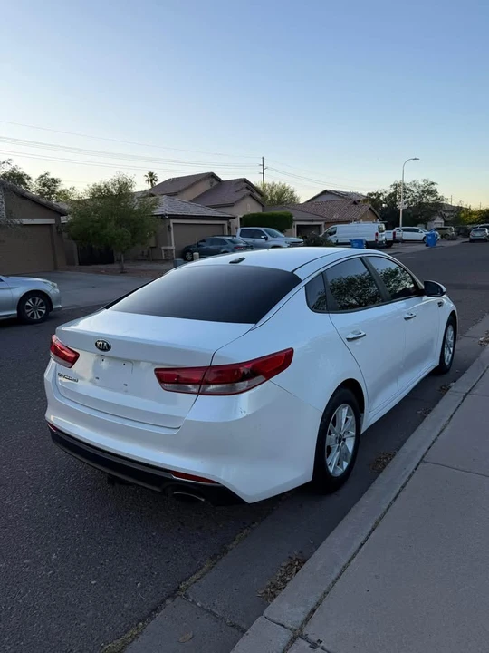 2017 Kia Optima/K5 - Image 4 of 10