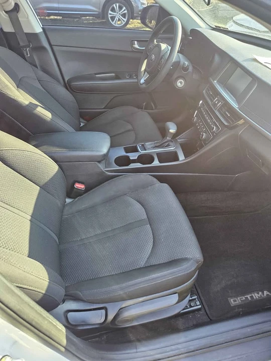 2017 Kia Optima/K5 - Image 8 of 8