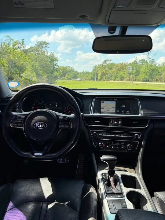 2017 Kia Optima/K5 - Image 9 of 17
