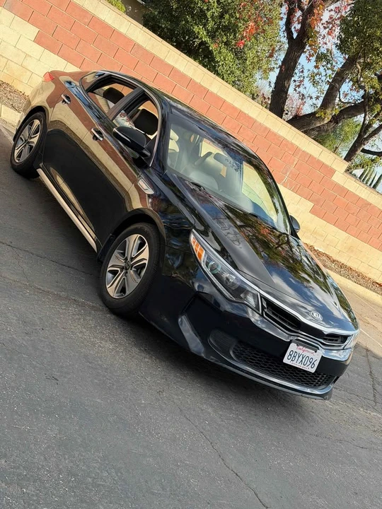 2017 Kia Optima/K5 - Image 2 of 20