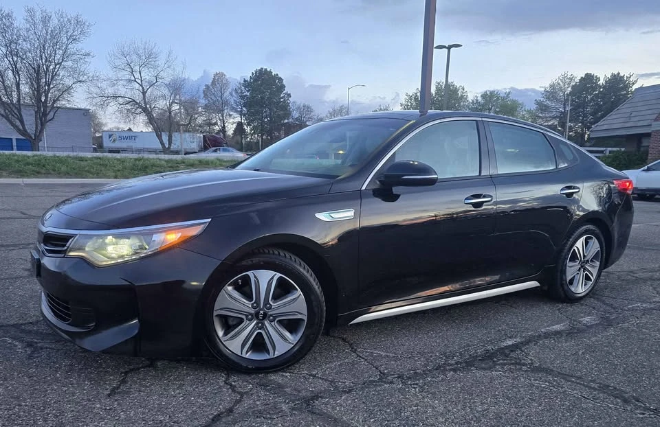 2017 Kia Optima/K5 - Image 2 of 15