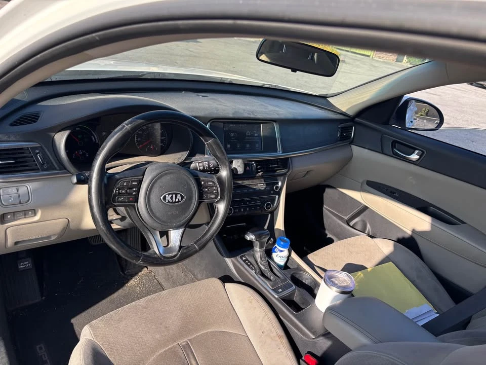 2017 Kia Optima/K5 - Image 8 of 10