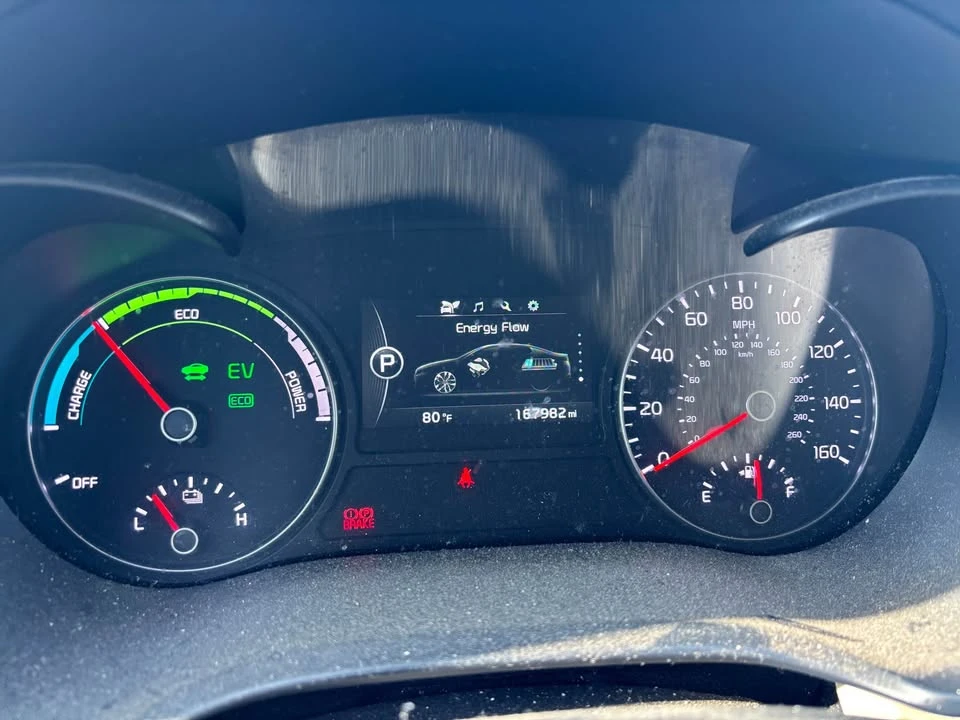 2017 Kia Optima/K5 - Image 9 of 10