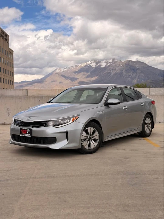 2017 Kia Optima/K5 - Image 12 of 19