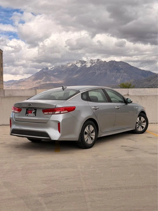 2017 Kia Optima/K5 - Image 5 of 19