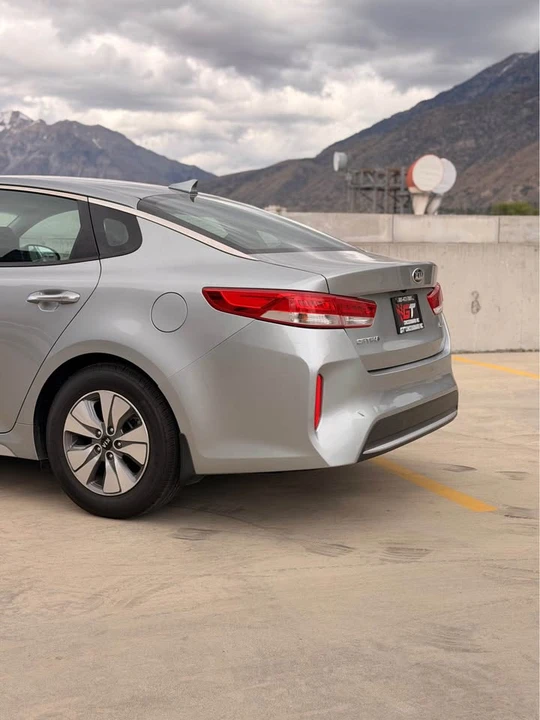 2017 Kia Optima/K5 - Image 9 of 19